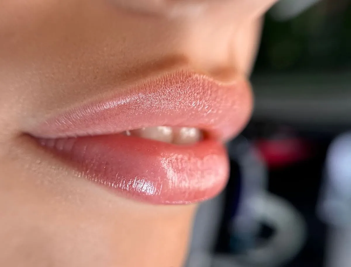 Pros of Lip Liner Tattoos