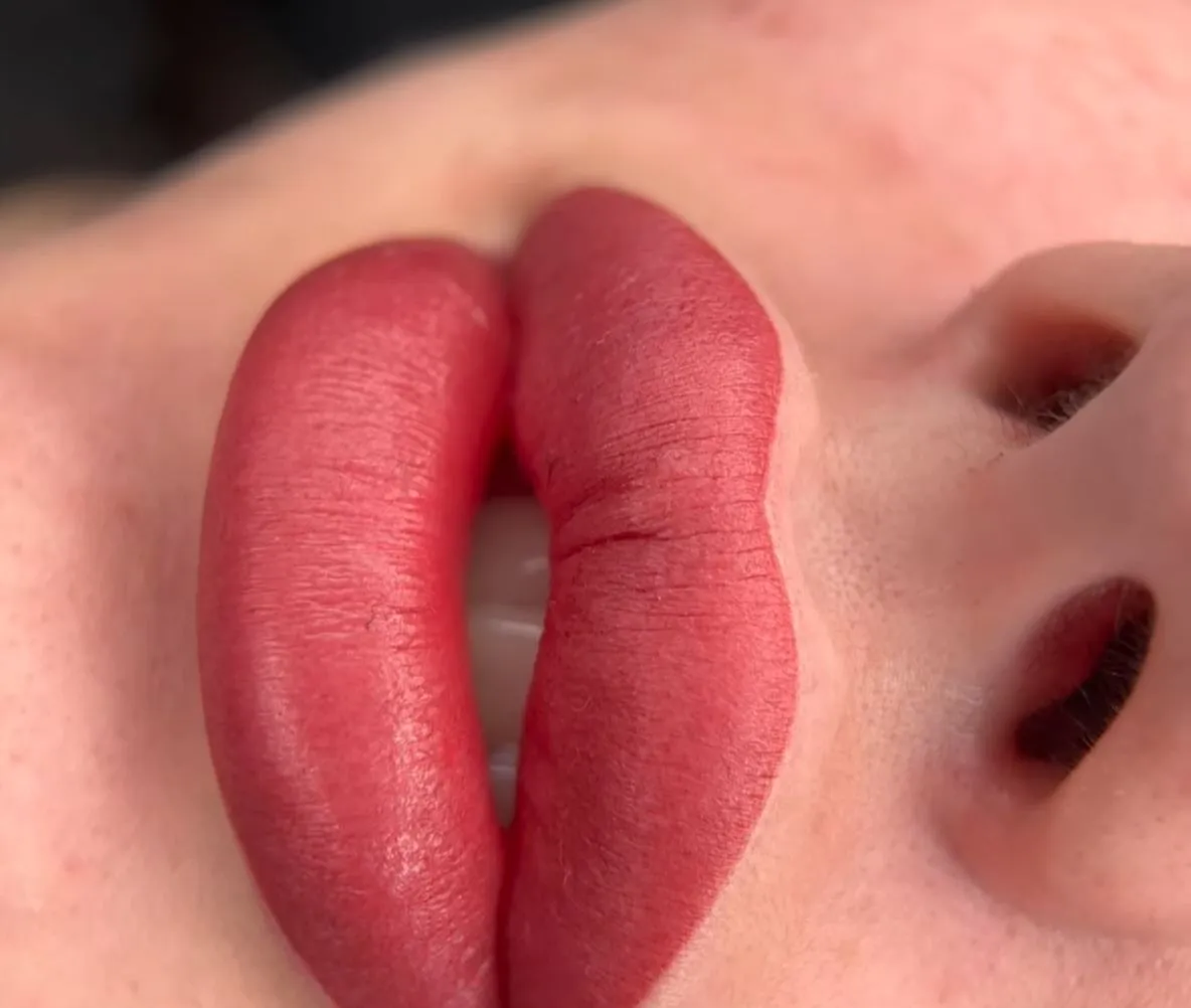 Comparing Lipstick Tattoos and Lip Blushing