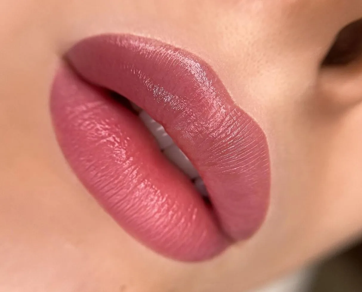How Lip Blushing and Lipstick Tattooing Work