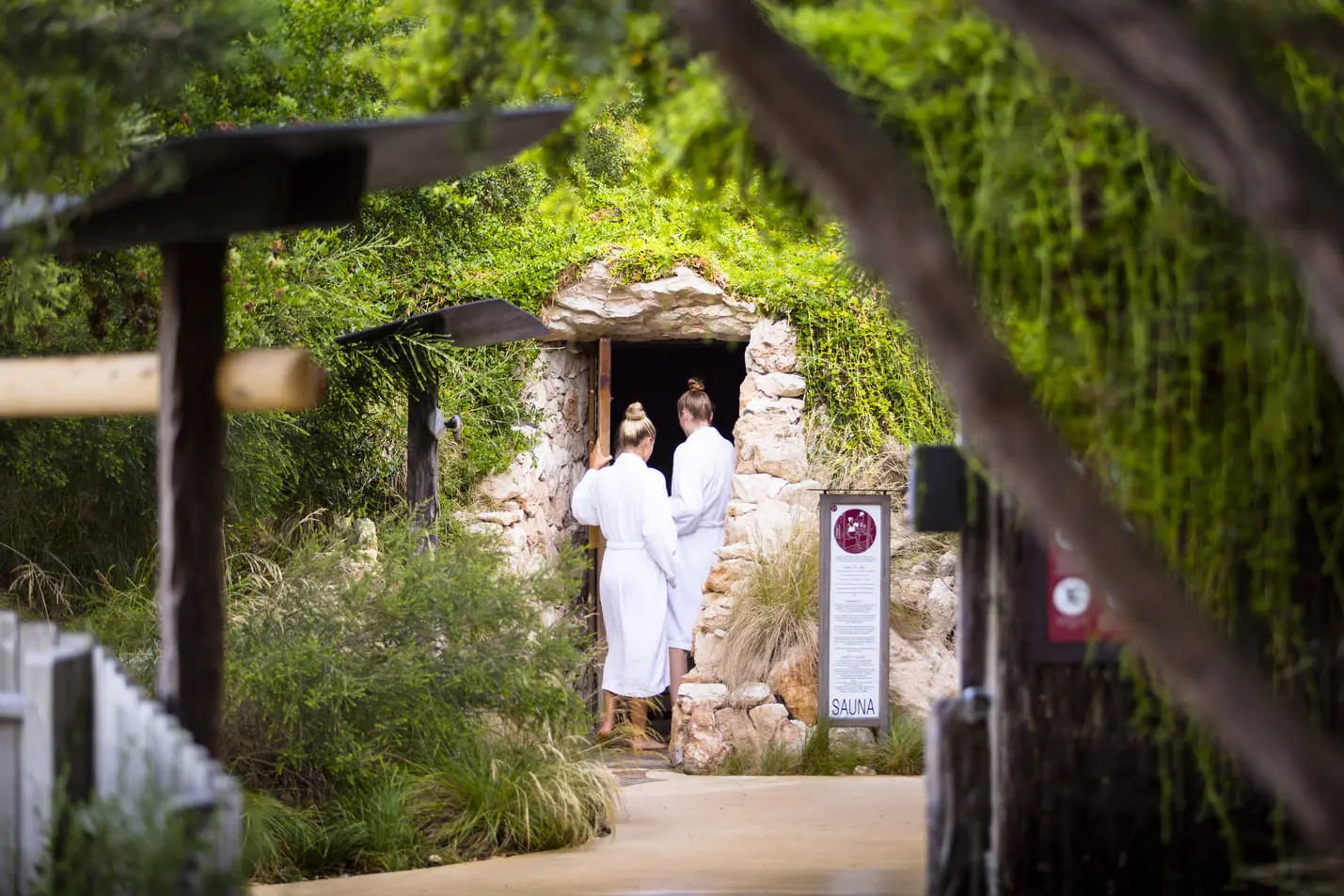 peninsula hot springs day tour