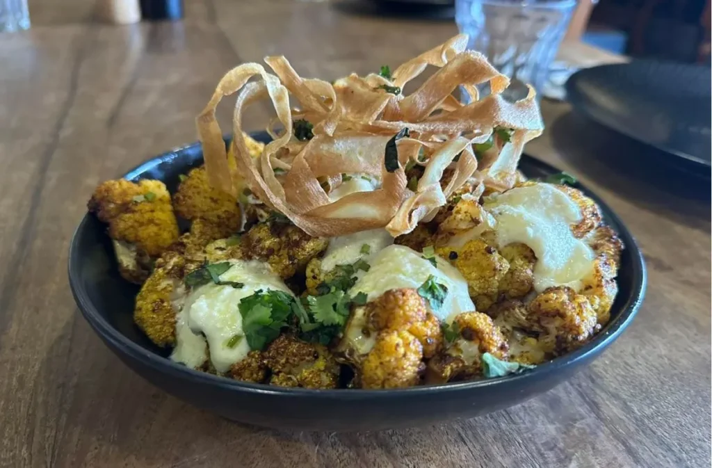 Golden Fish Bar, Restaurant