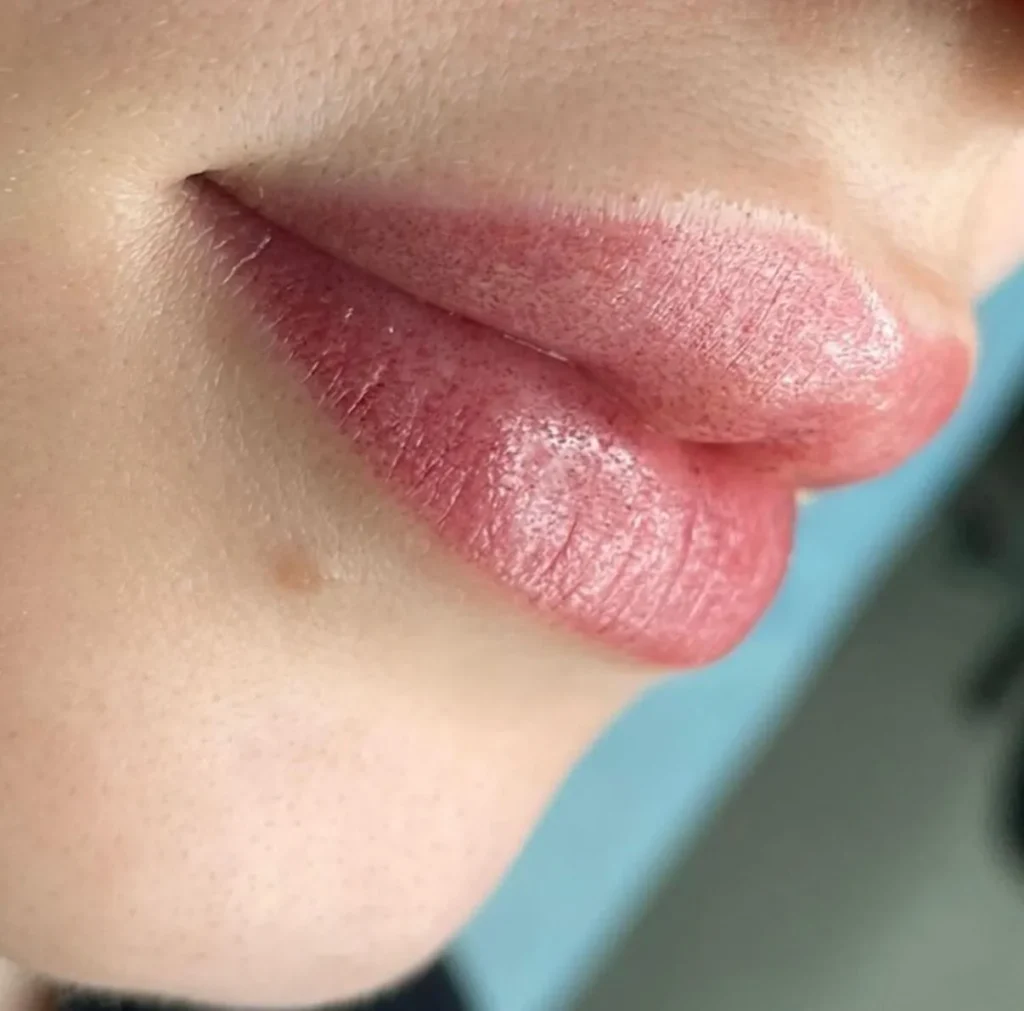 lip line tattoo